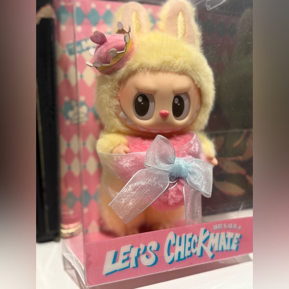 THE MONSTERS 100% AUTHENTIC Let's Checkmate Series-Vinyl Plush Hanging Labubu